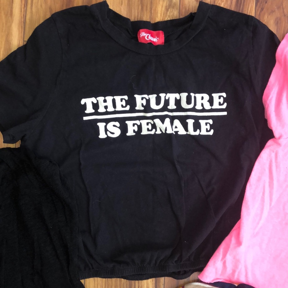 Four Crop tops - Picture 3 of 5